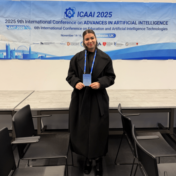 Salma ERRACHIDI expose ses travaux de thèse de doctorat à la Conférence Internationale ICAAI 2025 